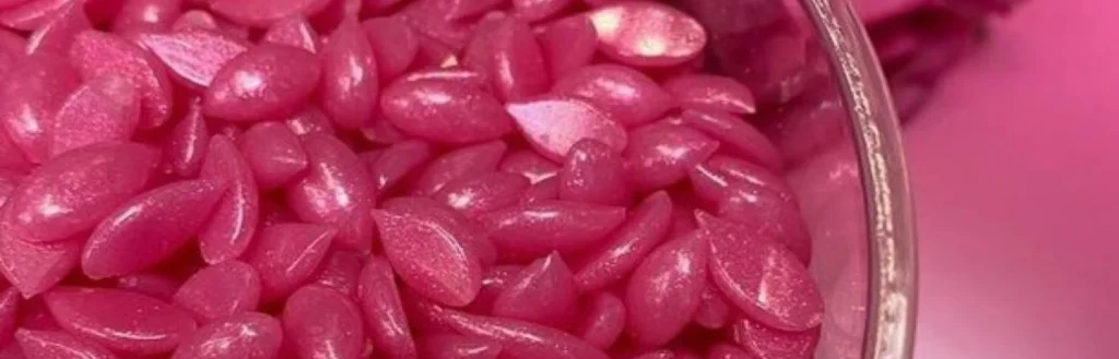 Épilation : pourquoi choisir la cire plutôt que le rasoir ou la crème ?